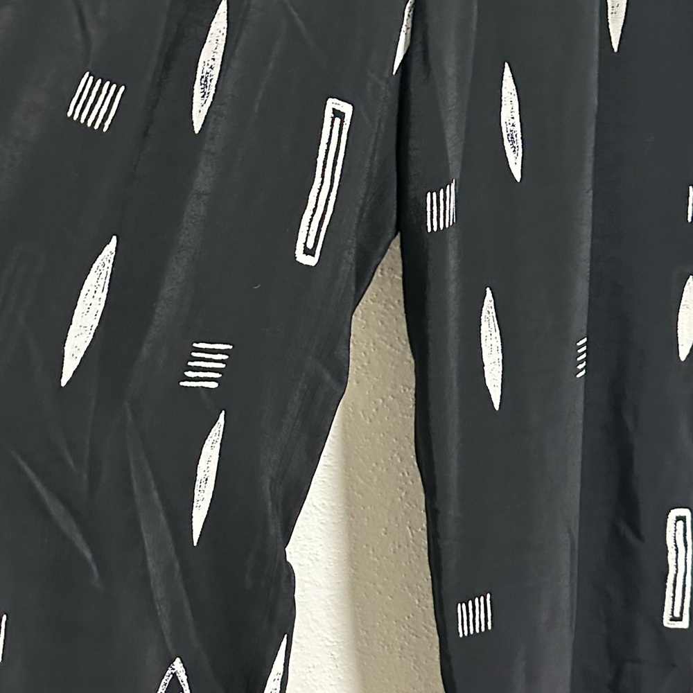Burke Avenue Black & Cream women’s flowing pants size Medium preowned. - Picture 5 of 10